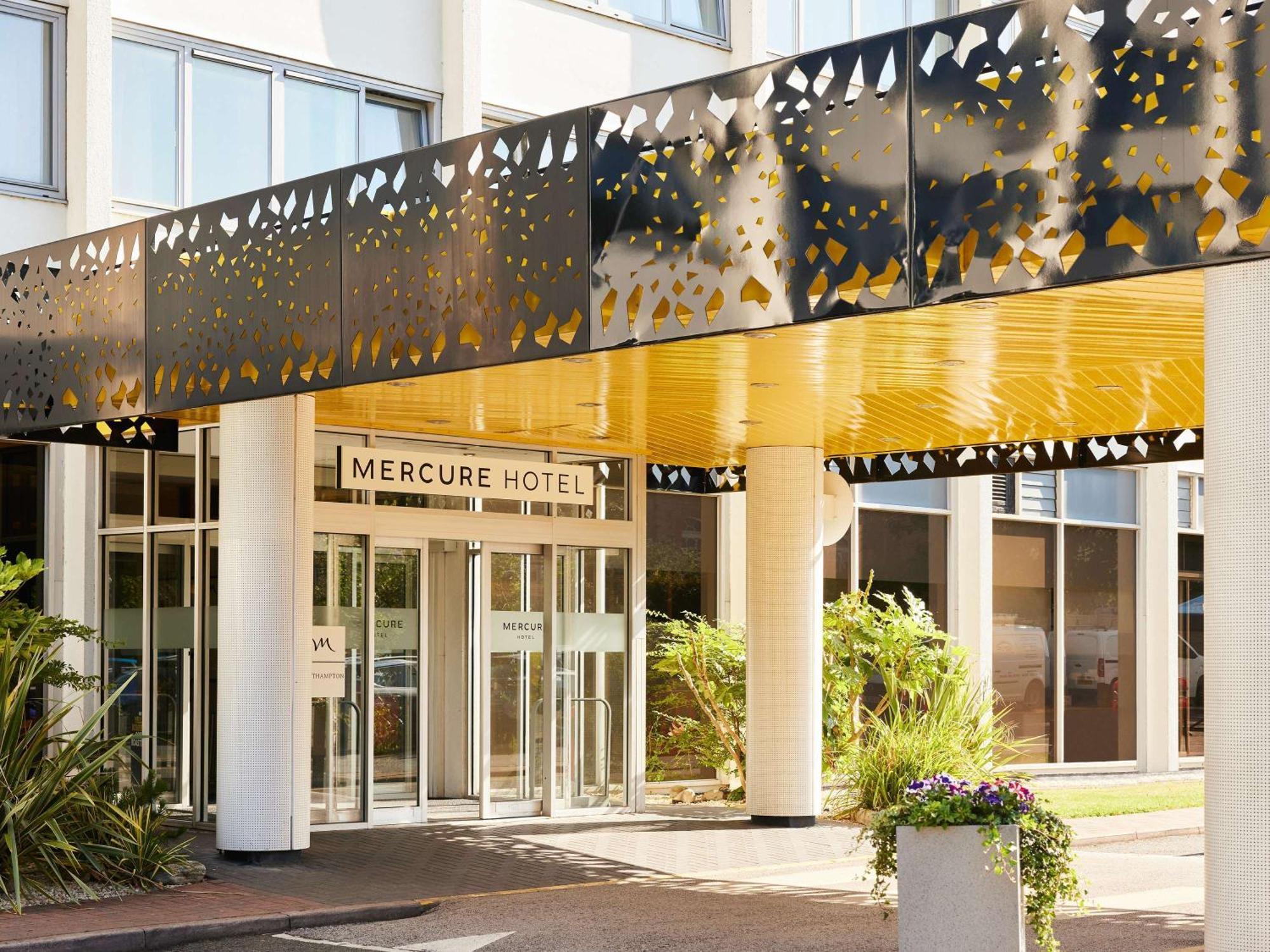 Mercure ノーザンプトン エクステリア 写真